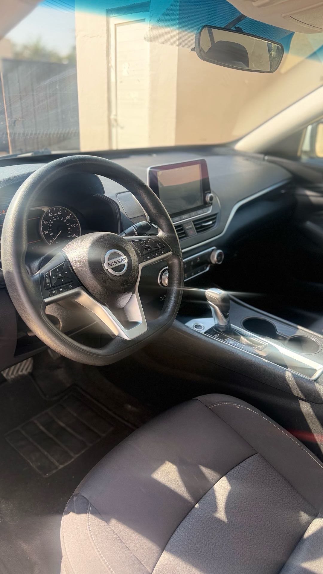 Car Image 2020 NISSAN ALTIMA SR
