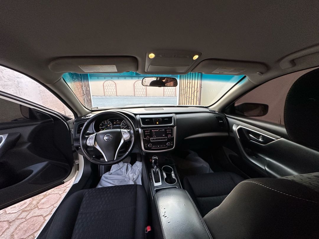 Car Image 2018 NISSAN ALTIMA SV