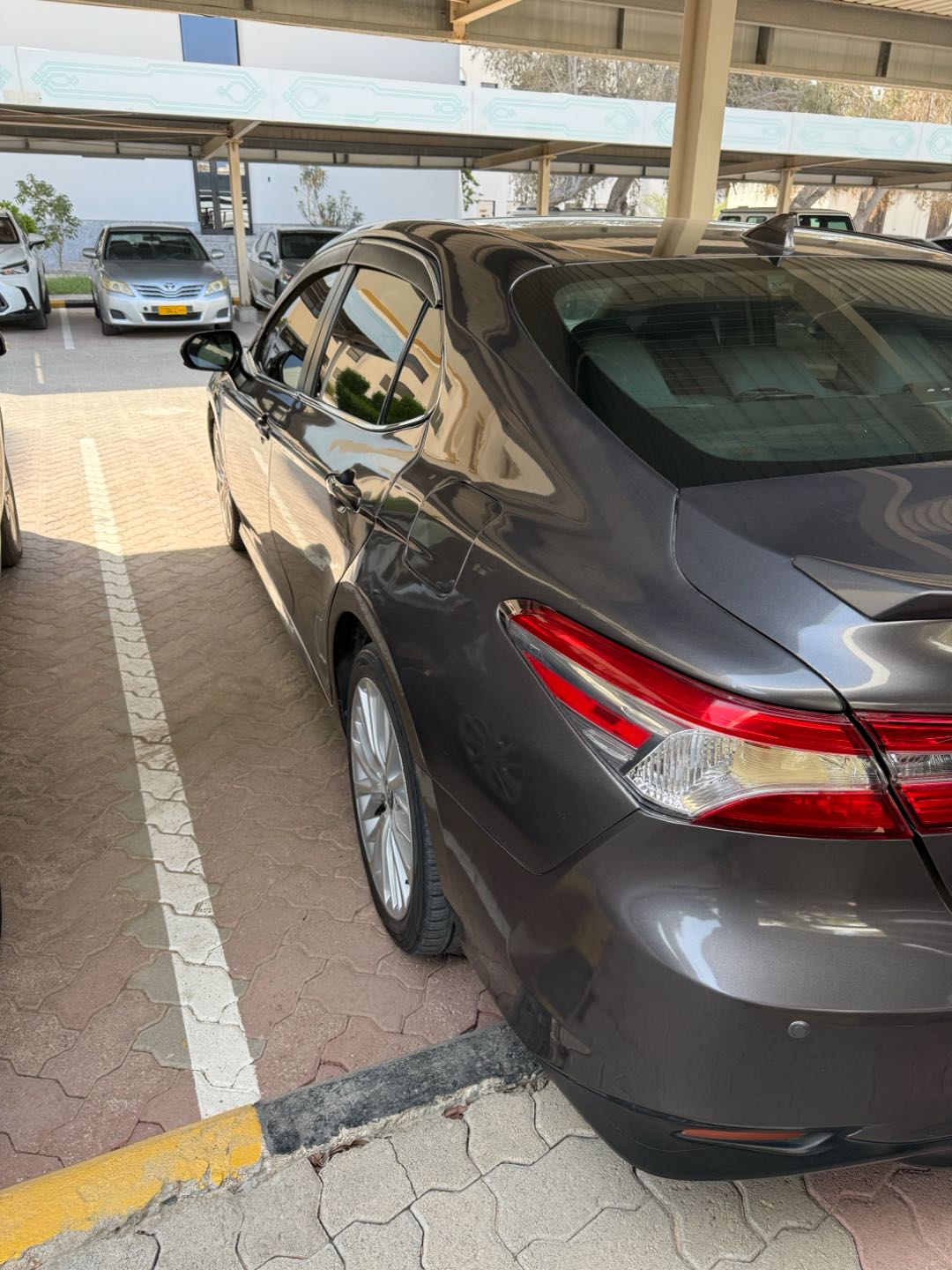 Car Image 2019 TOYOTA CAMRY LE