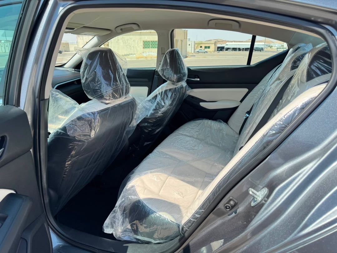 Car Image 2019 NISSAN ALTIMA SR