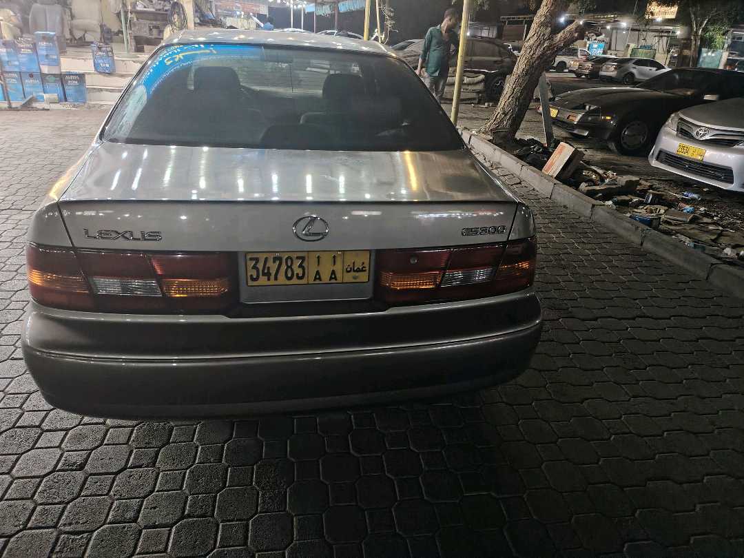Car Image 1998 LEXUS ES 