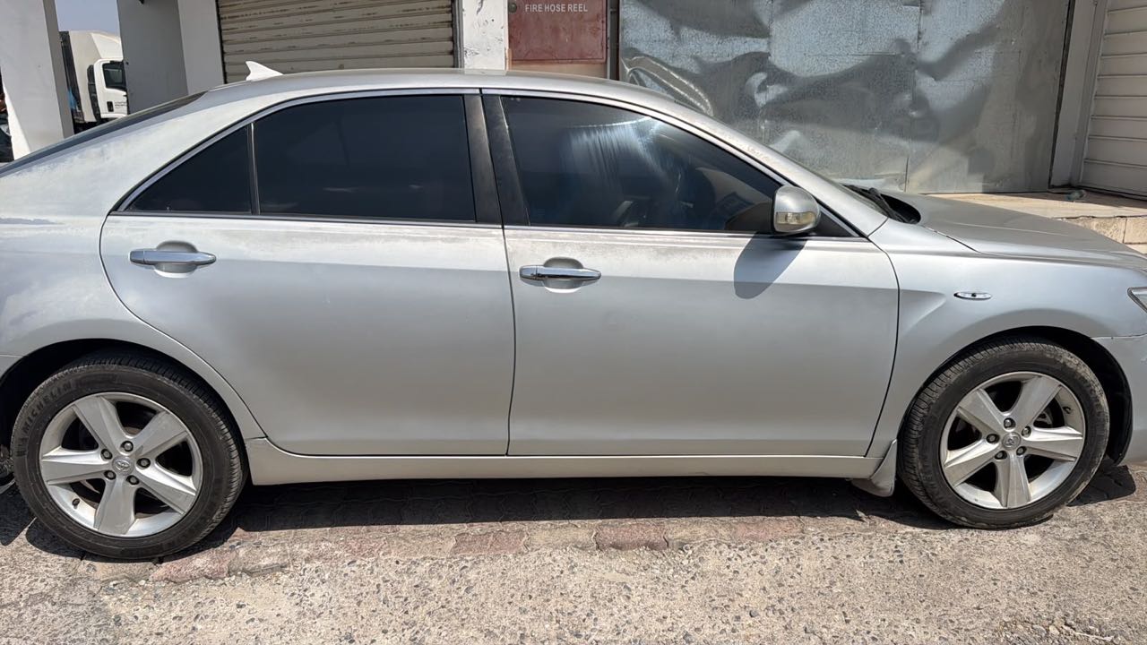 Car Image 2011 TOYOTA CAMRY LE
