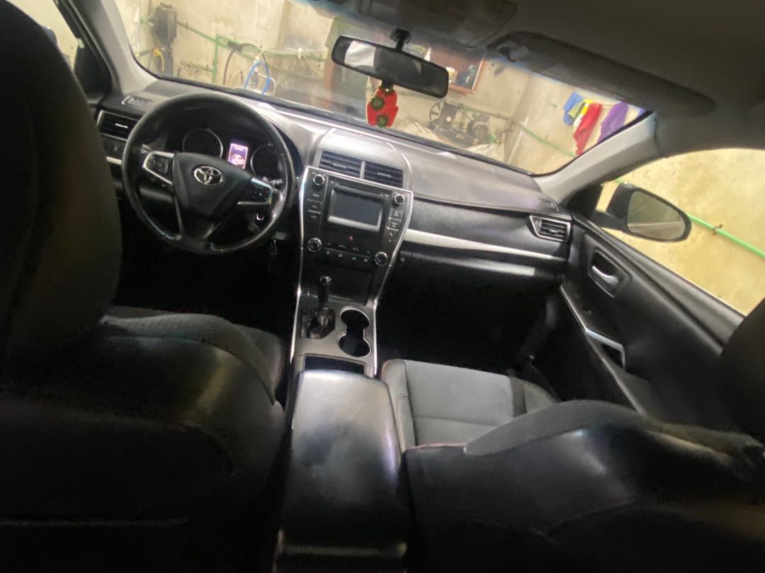 Car Image 2015 TOYOTA CAMRY SE