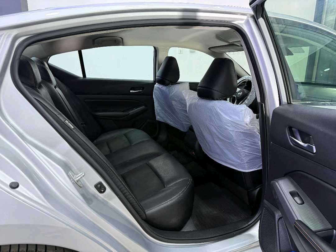 Car Image 2022 NISSAN ALTIMA SR