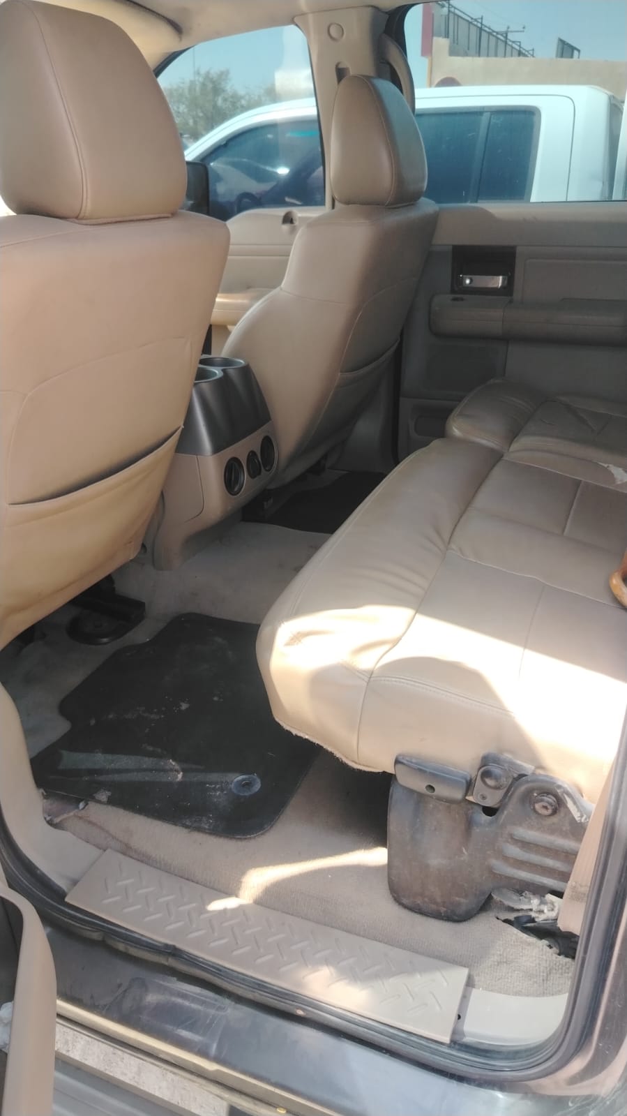 Car Image 2012 FORD EXPLORER XLT