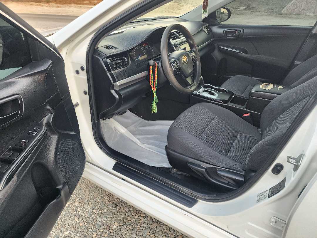 Car Image 2015 TOYOTA CAMRY GL