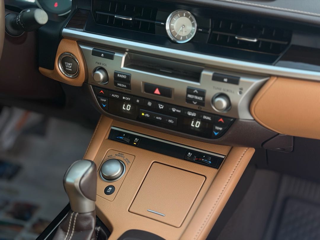 Car Image 2018 LEXUS ES 350