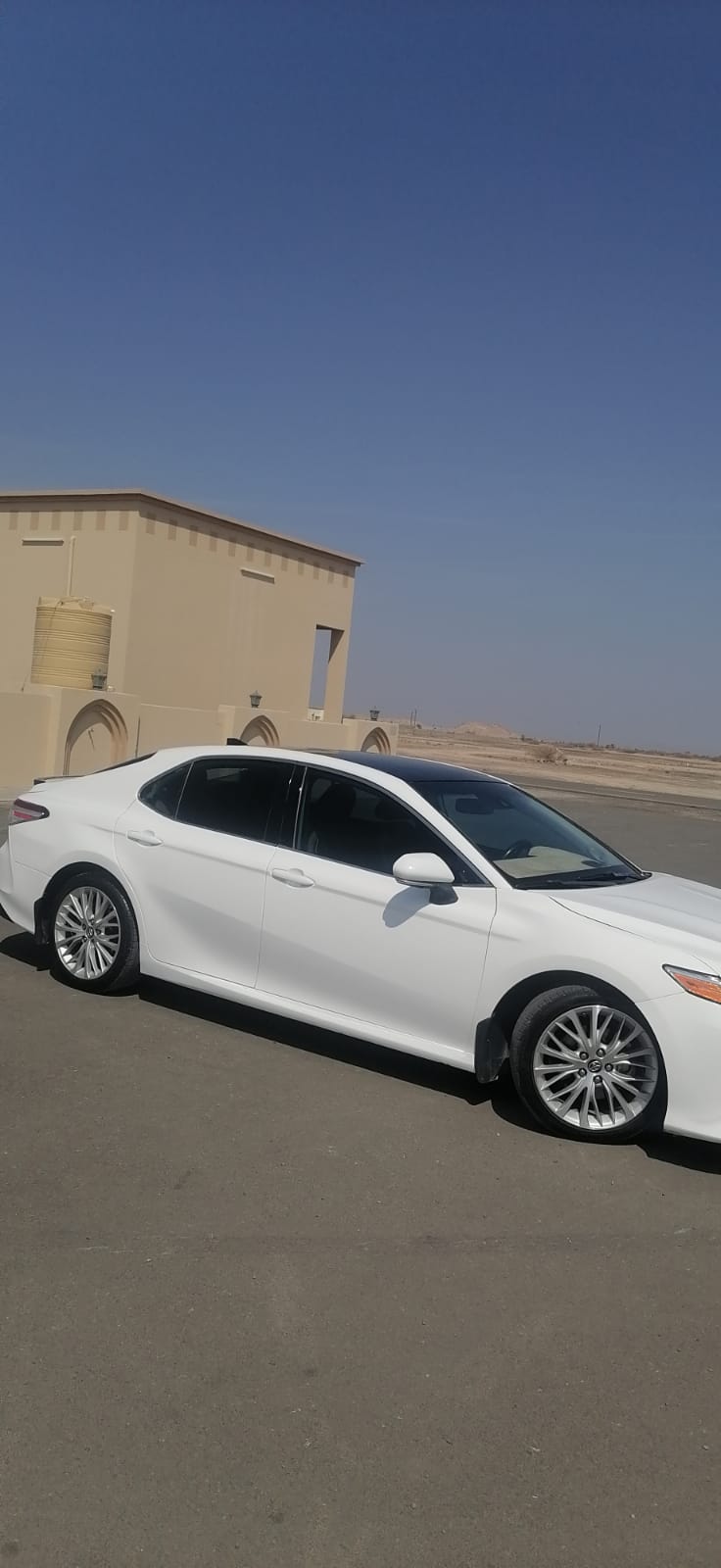 Car Image 2019 TOYOTA CAMRY XLE