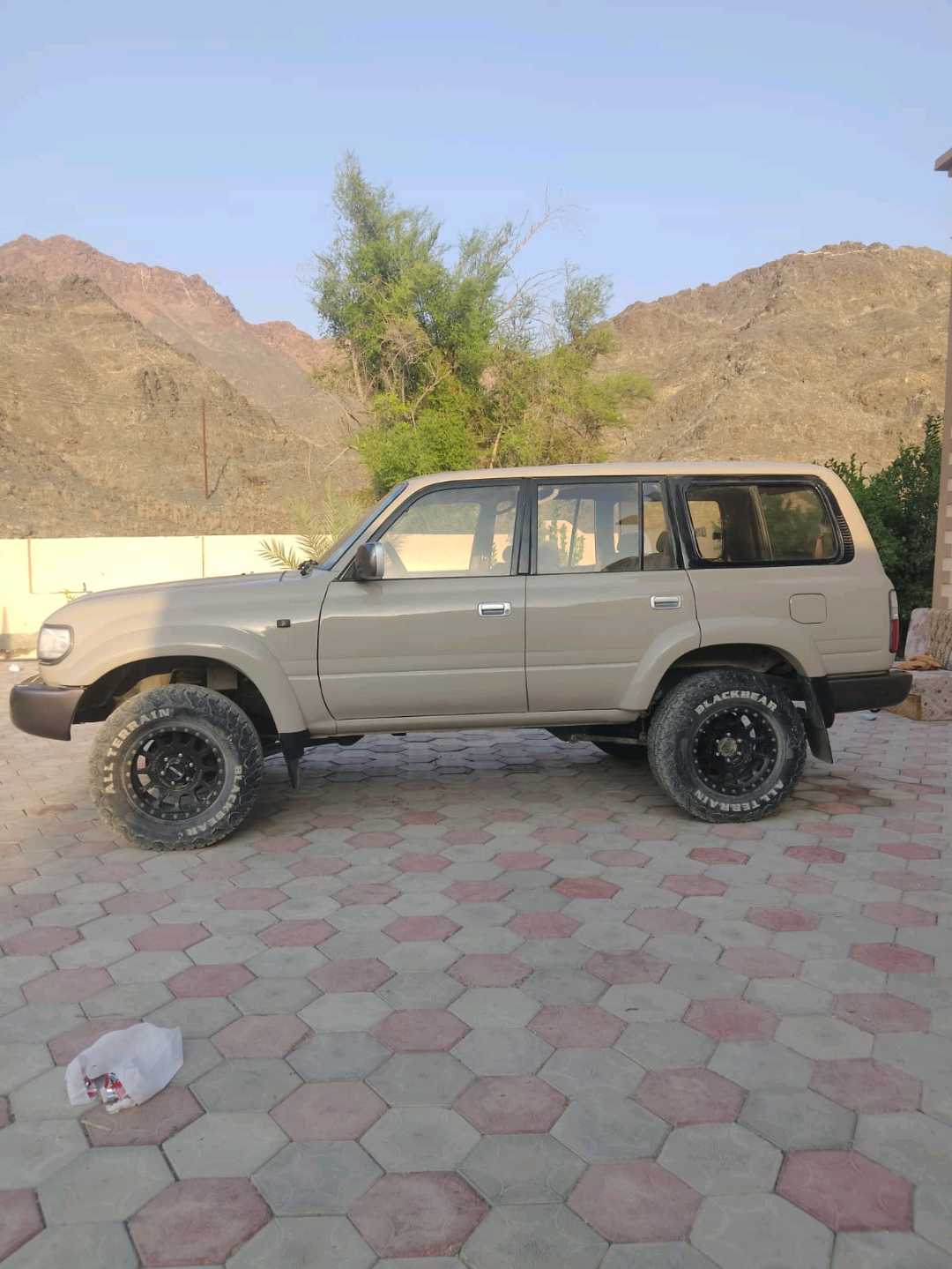 Car Image 1997 TOYOTA LAND CRUISER VX.R