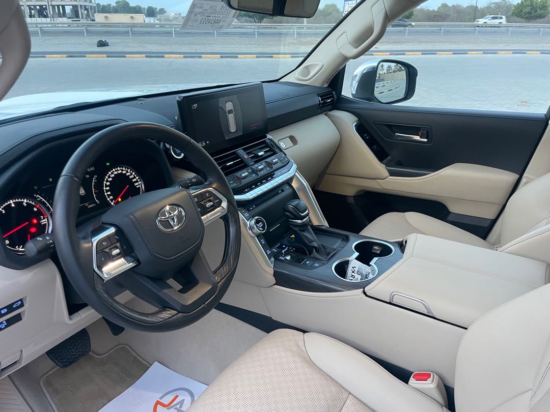 Car Image 2024 TOYOTA LAND CRUISER VX.R