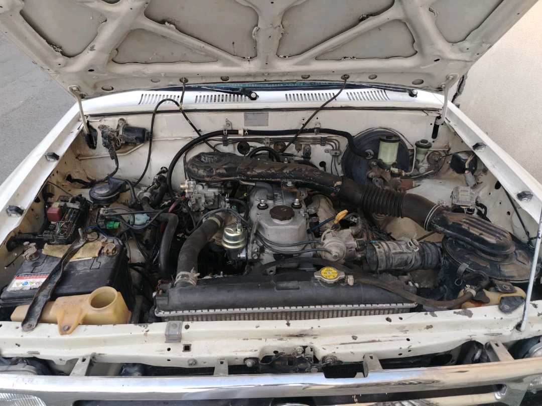 Car Image 1991 TOYOTA HILUX 2.0
