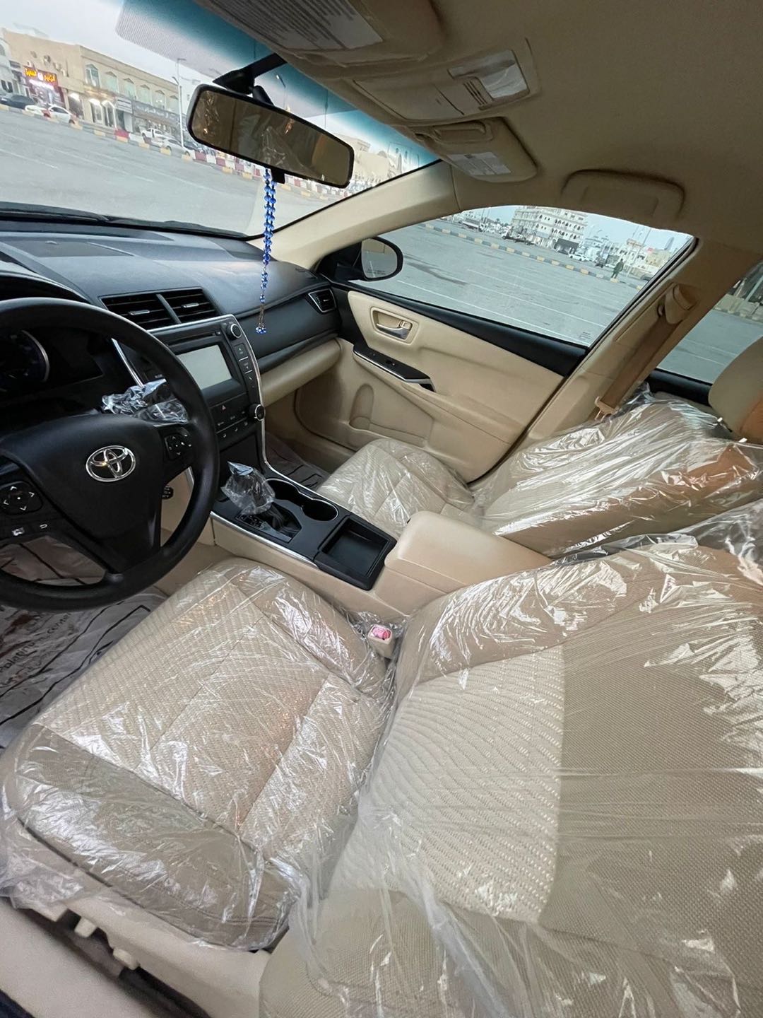 Car Image 2017 TOYOTA CAMRY LE