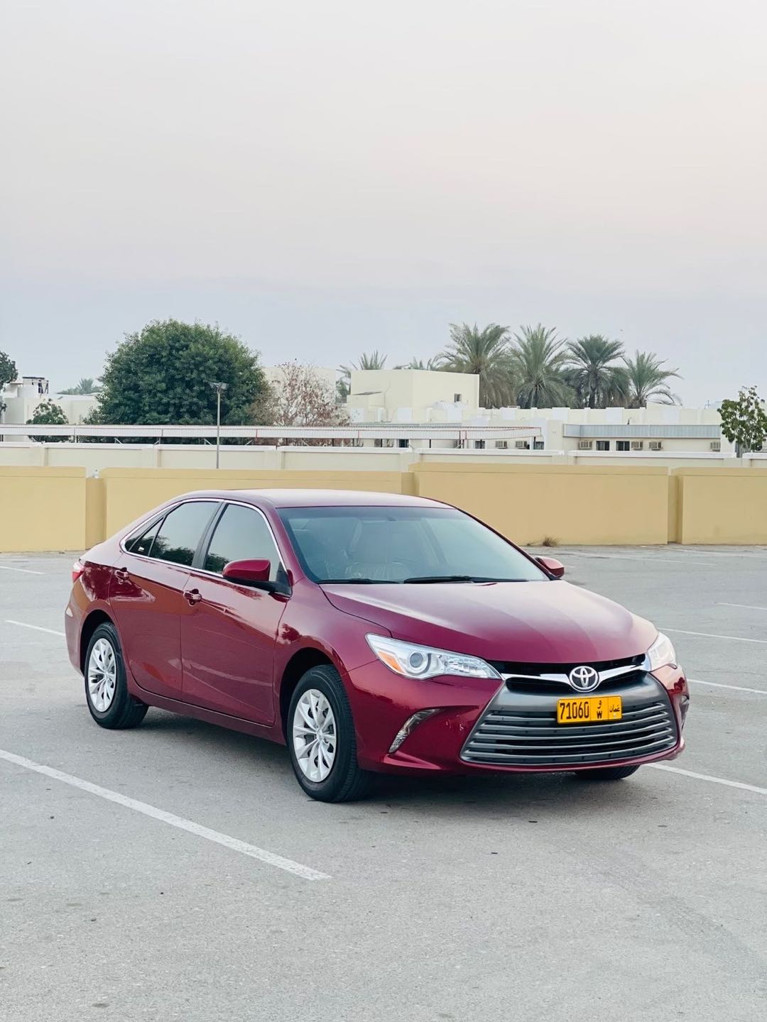 Car Image 2017 TOYOTA CAMRY LE