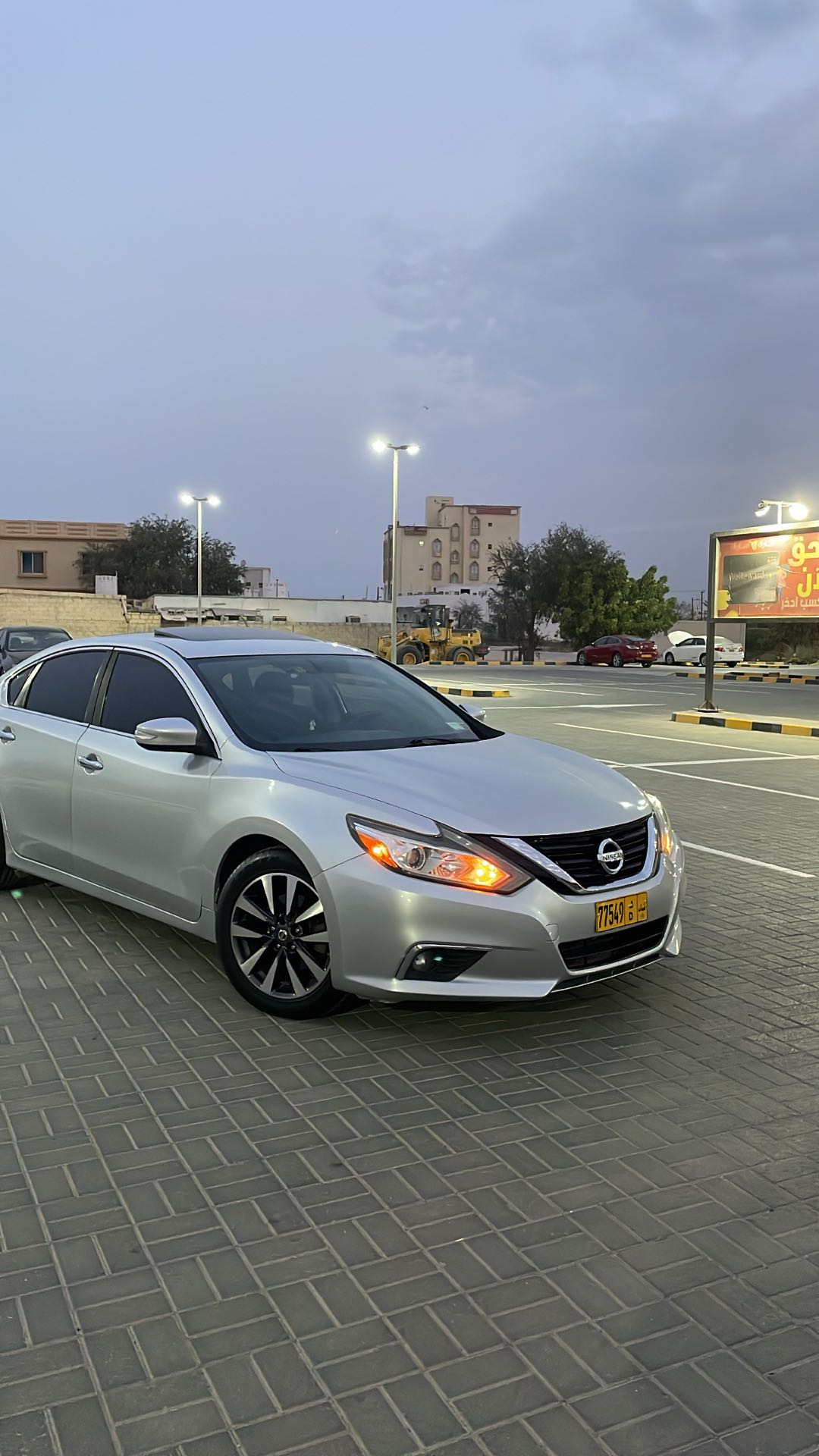 Car Image 2017 NISSAN ALTIMA SL
