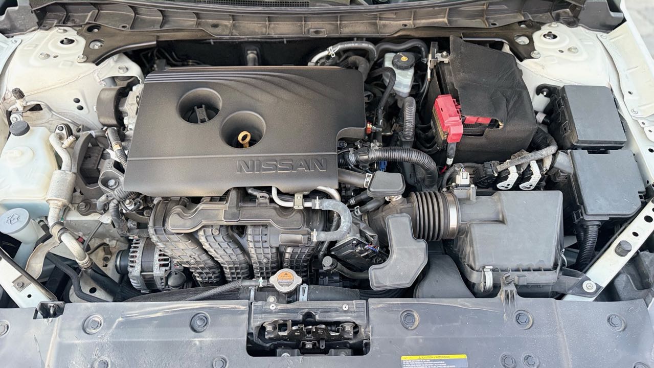 Car Image 2019 NISSAN ALTIMA SR