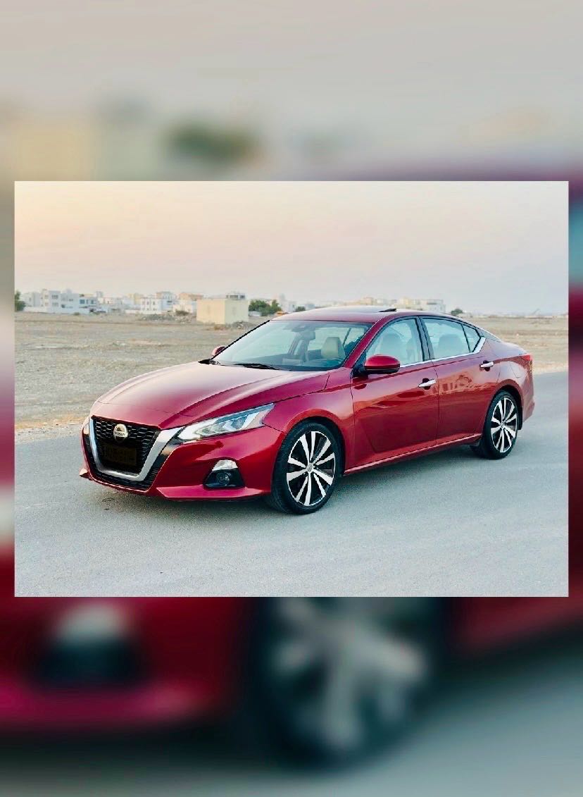 Car Image 2019 NISSAN ALTIMA SR