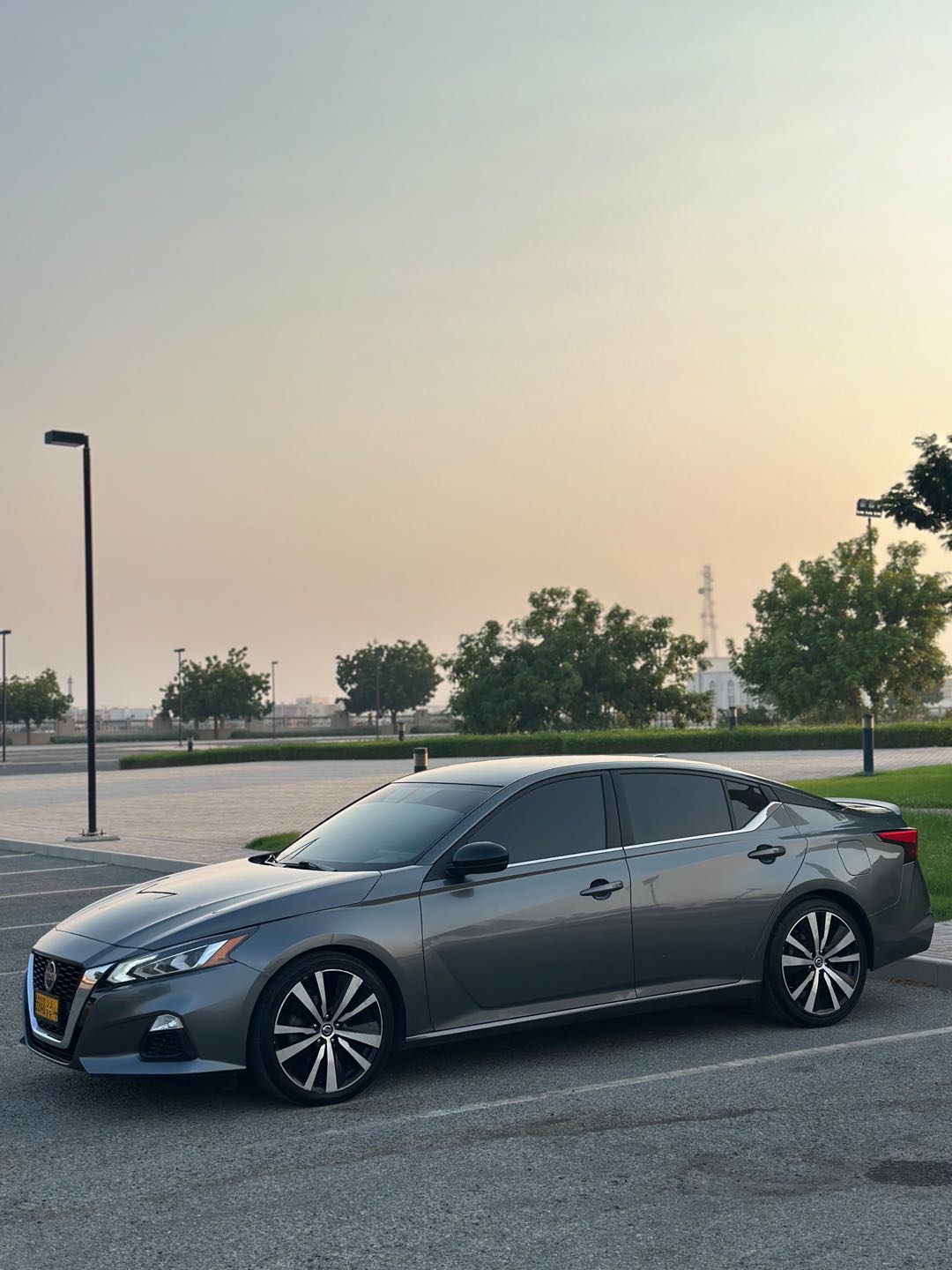 Car Image 2019 NISSAN ALTIMA SR