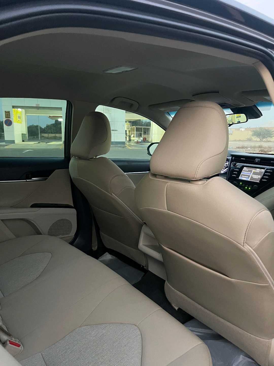 Car Image 2019 TOYOTA CAMRY LE