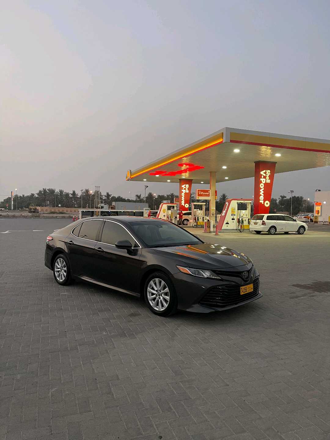Car Image 2019 TOYOTA CAMRY LE