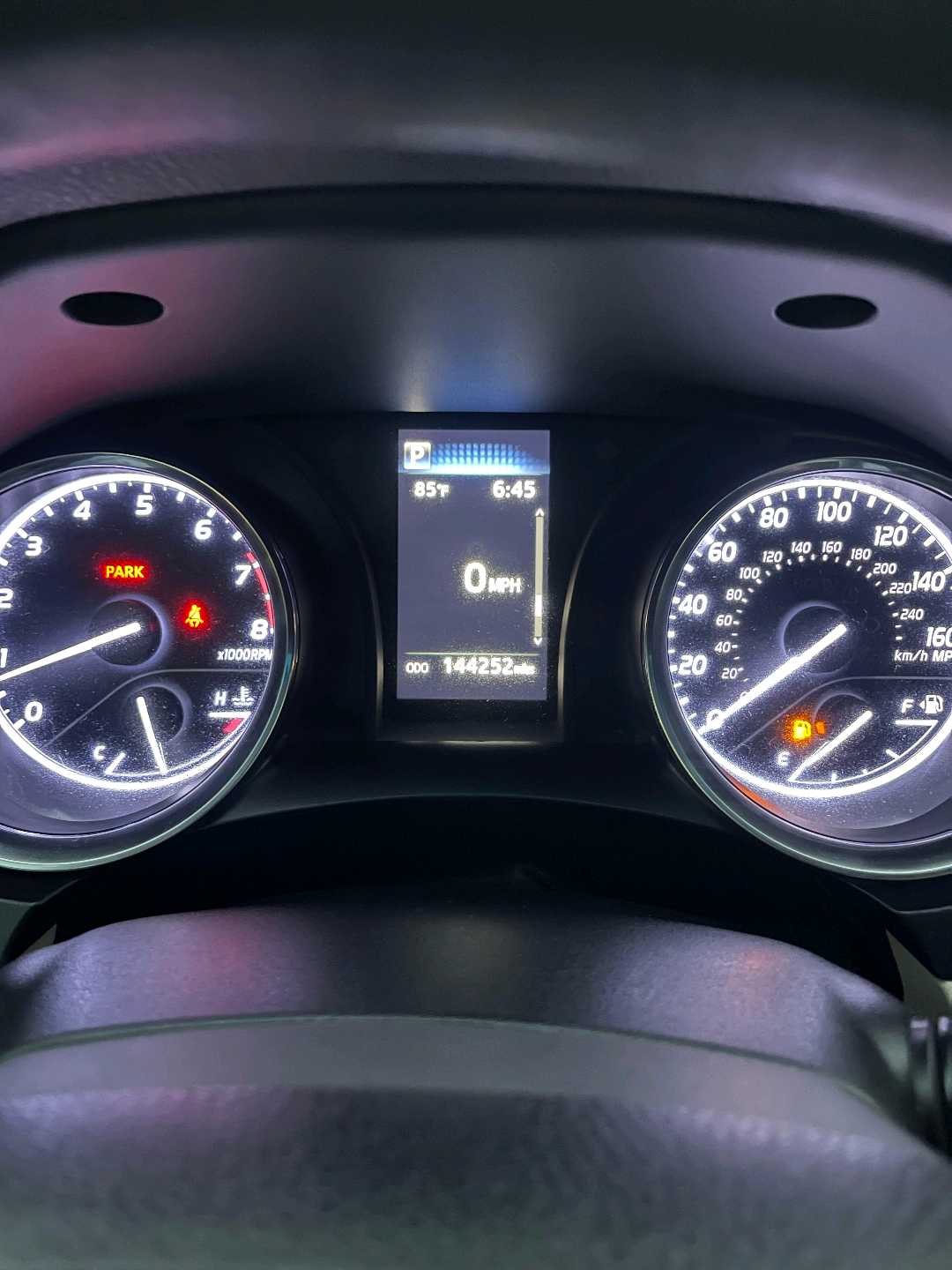 Car Image 2019 TOYOTA CAMRY LE