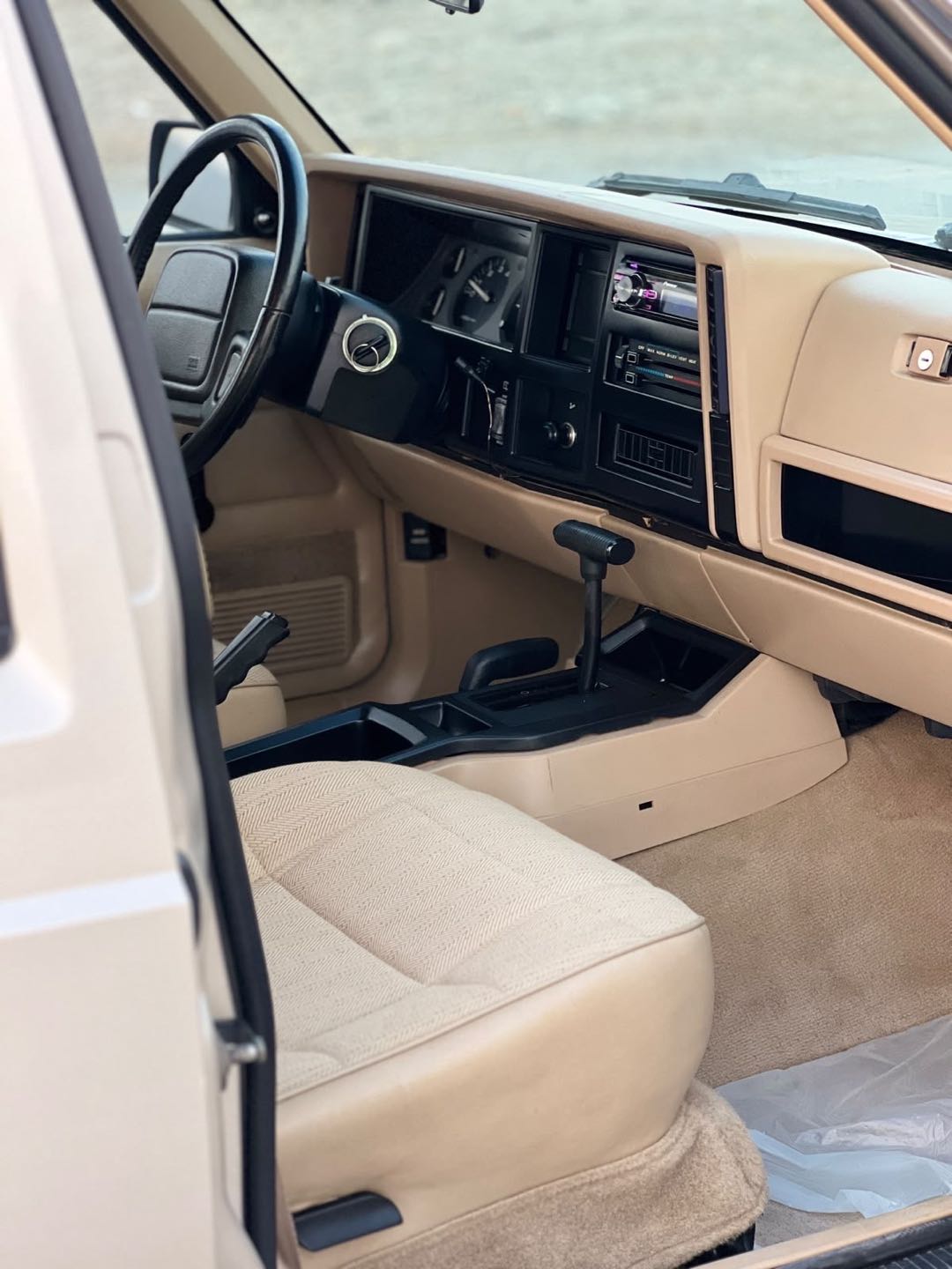 Car Image 1996 JEEP CHEROKEE 