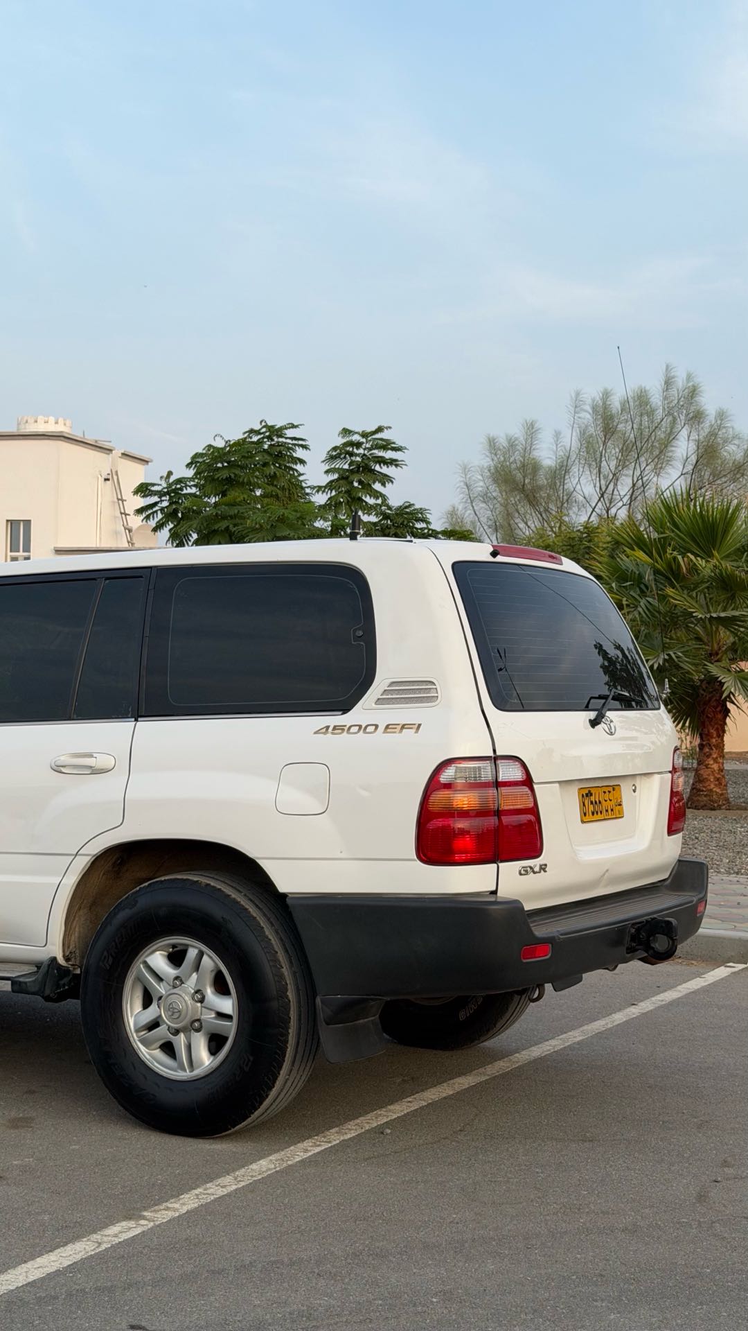 Car Image 1999 TOYOTA LAND CRUISER GX.R
