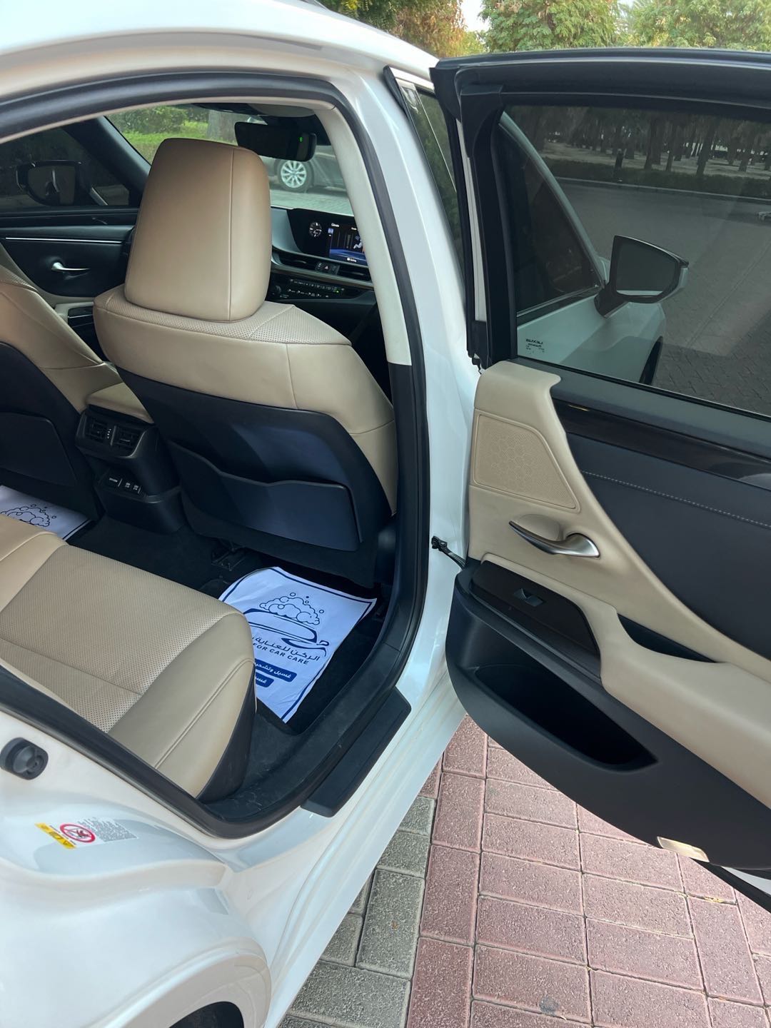 Car Image 2019 LEXUS ES 350