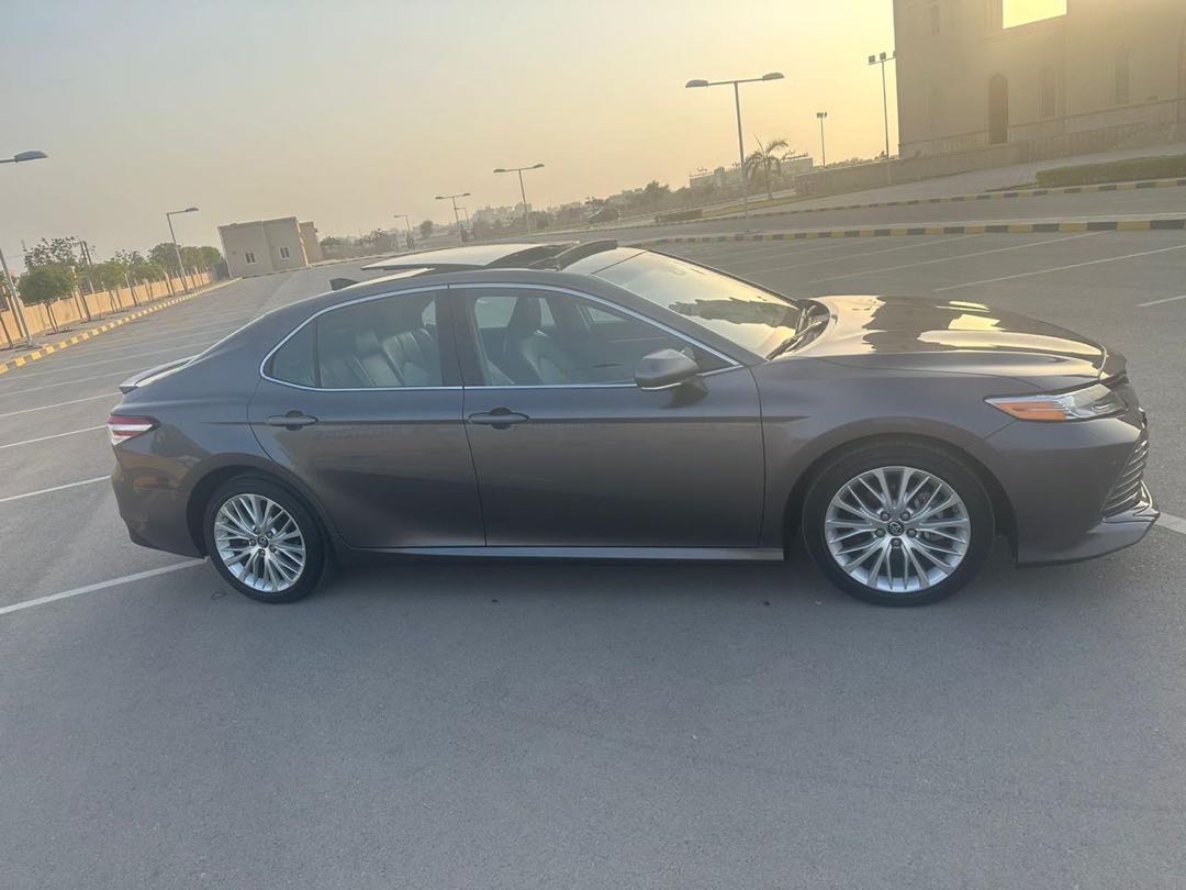 Car Image 2018 TOYOTA CAMRY XLE