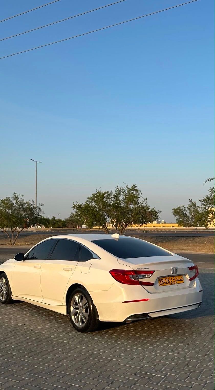 Car Image 2018 HONDA ACCORD LX