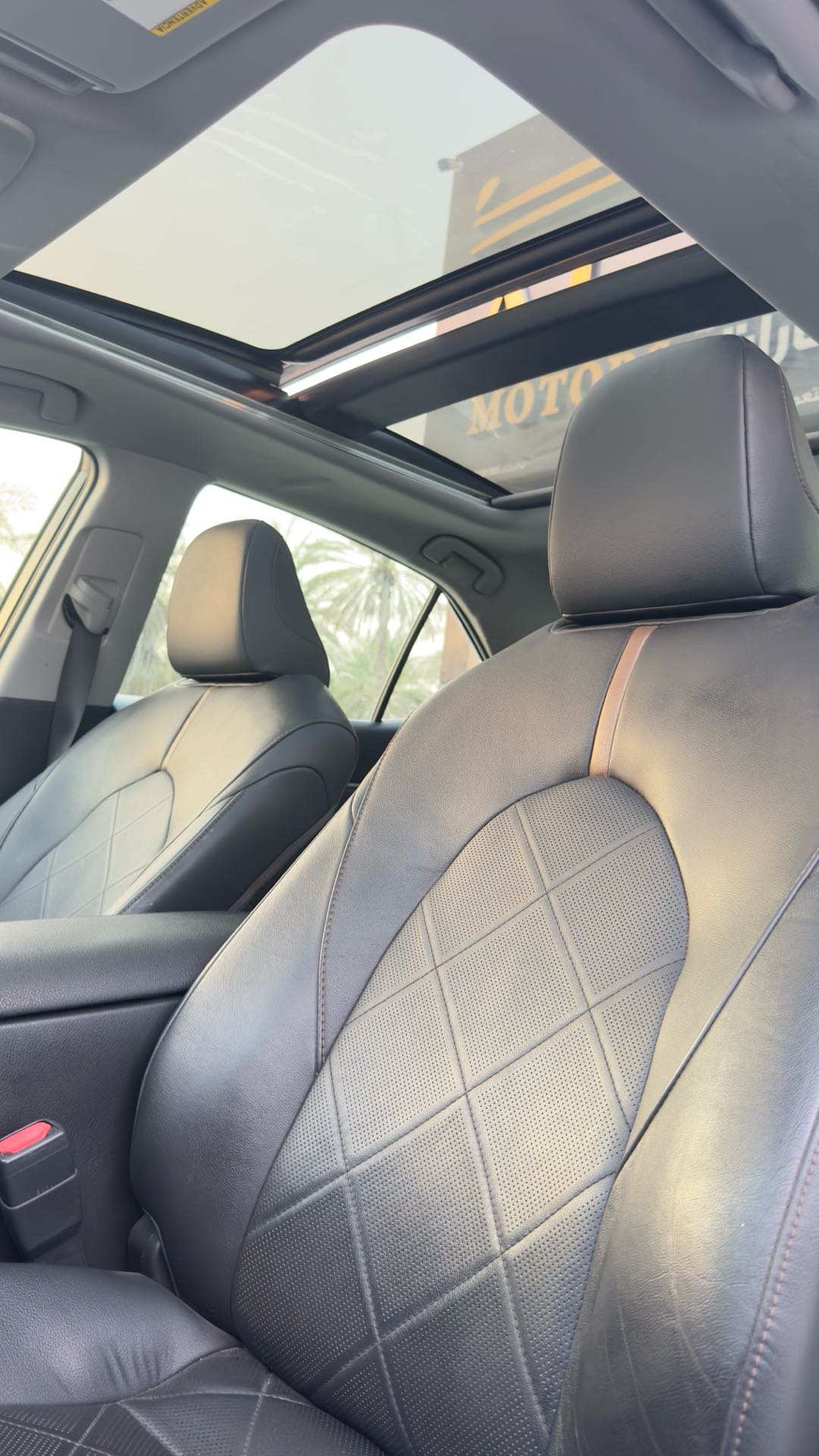 Car Image 2018 TOYOTA CAMRY XLE