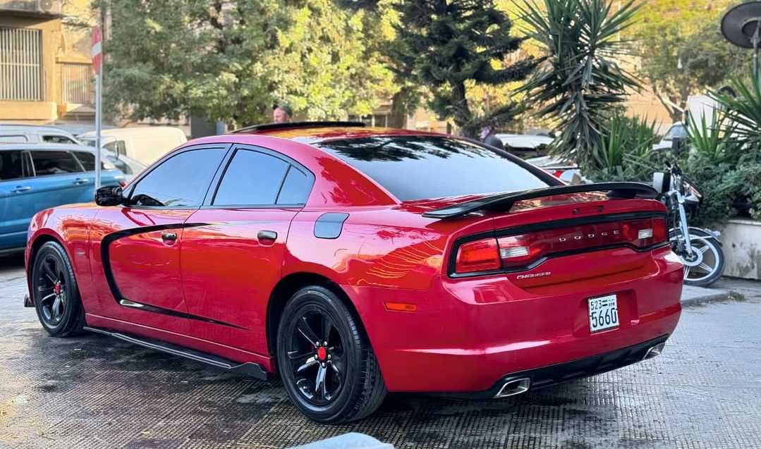 Car Image 2013 DODGE CHARGER SXT