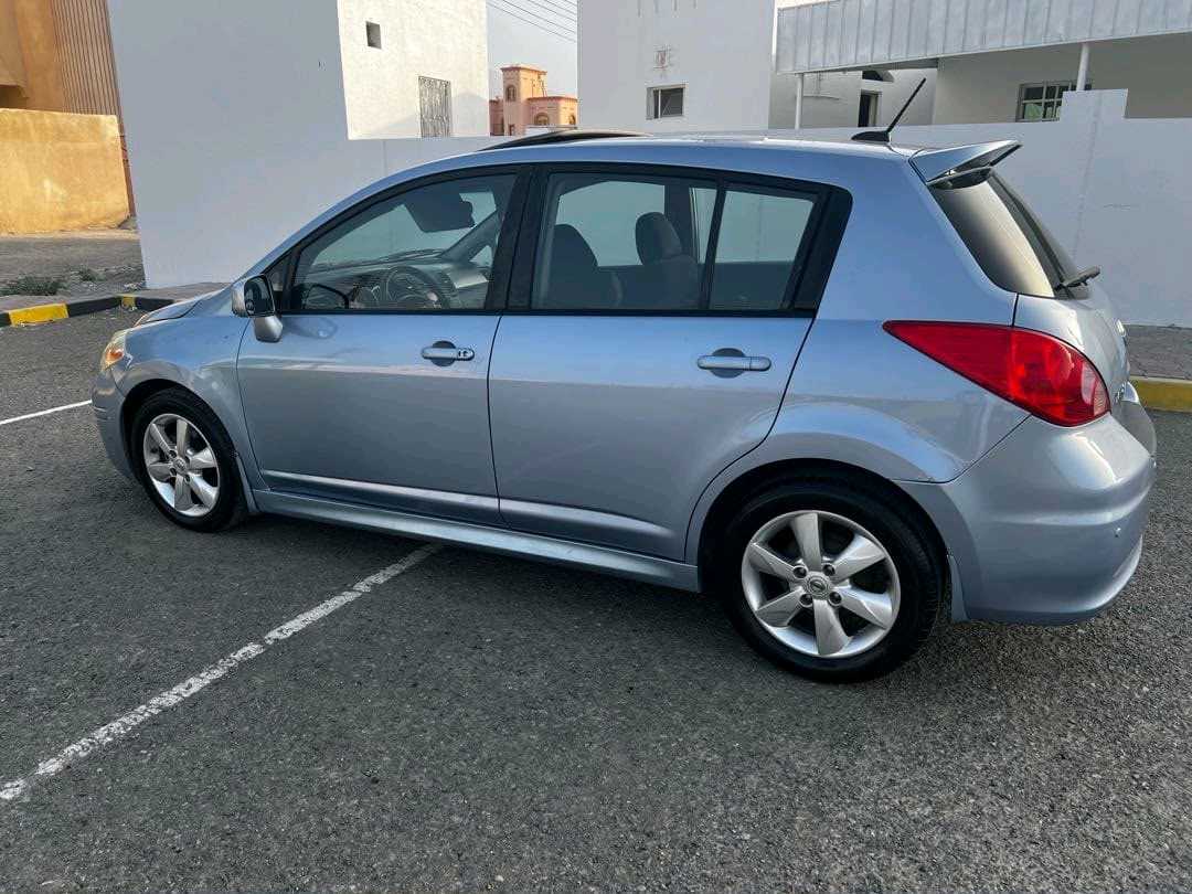Car Image 2011 NISSAN VERSA SL
