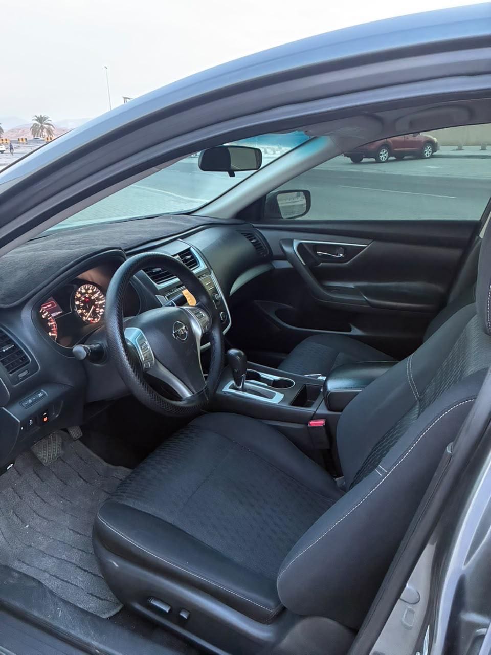 Car Image 2017 NISSAN ALTIMA SV