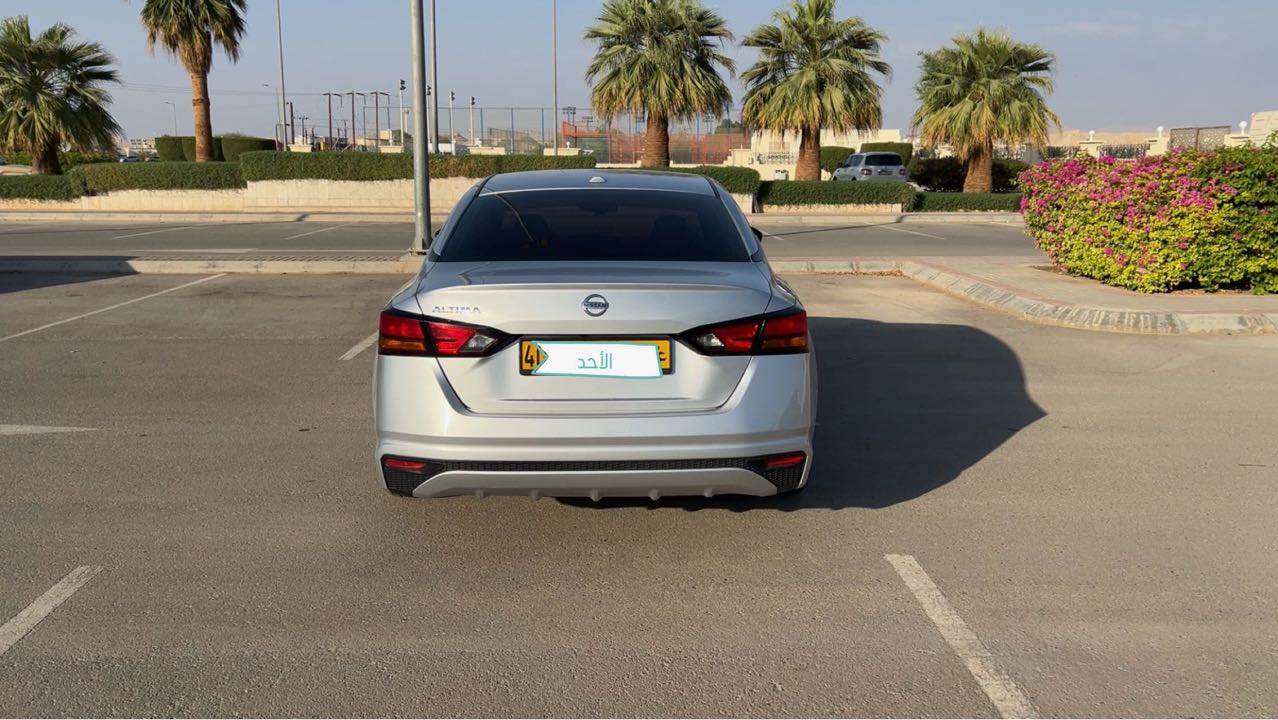 Car Image 2019 NISSAN ALTIMA SV