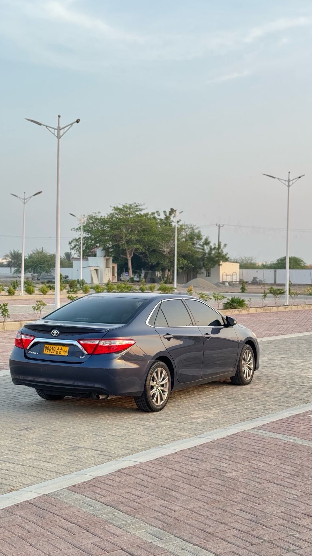 Car Image 2017 TOYOTA CAMRY LE