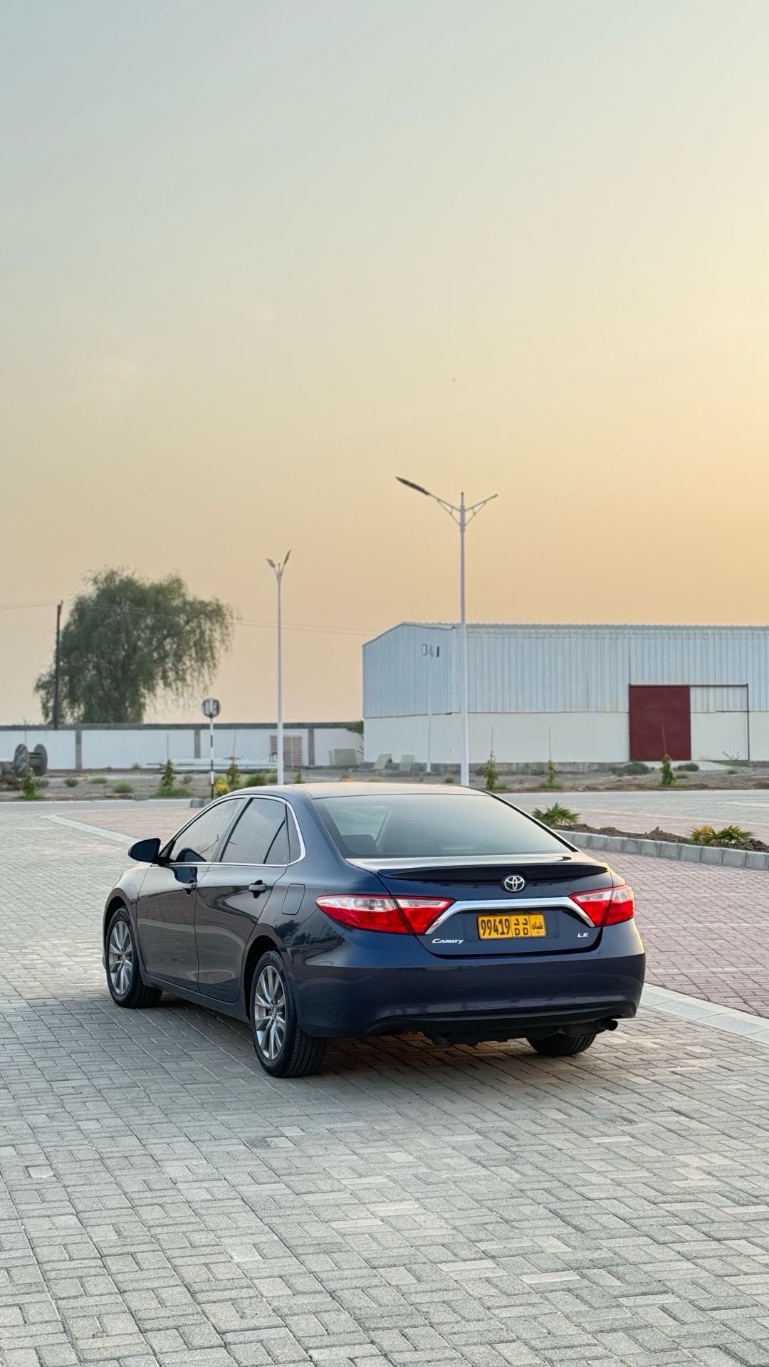 Car Image 2017 TOYOTA CAMRY LE