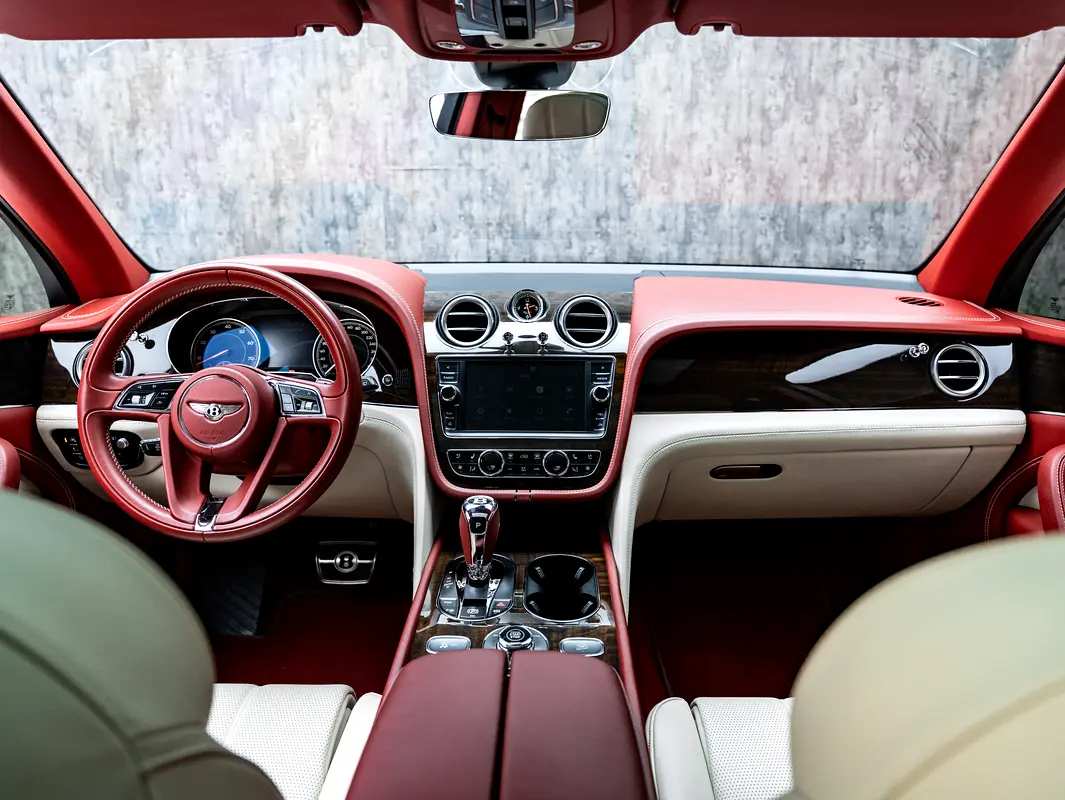 Car Image 2019 BENTLEY BENTAYGA Standard