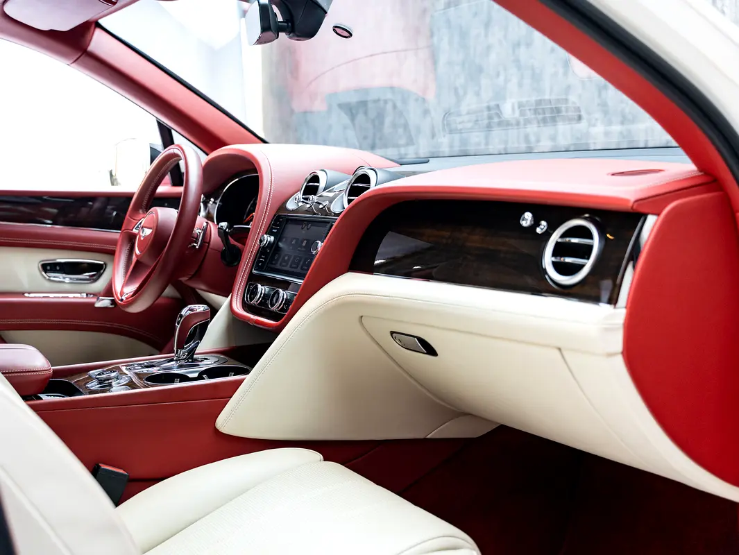 Car Image 2019 BENTLEY BENTAYGA Standard