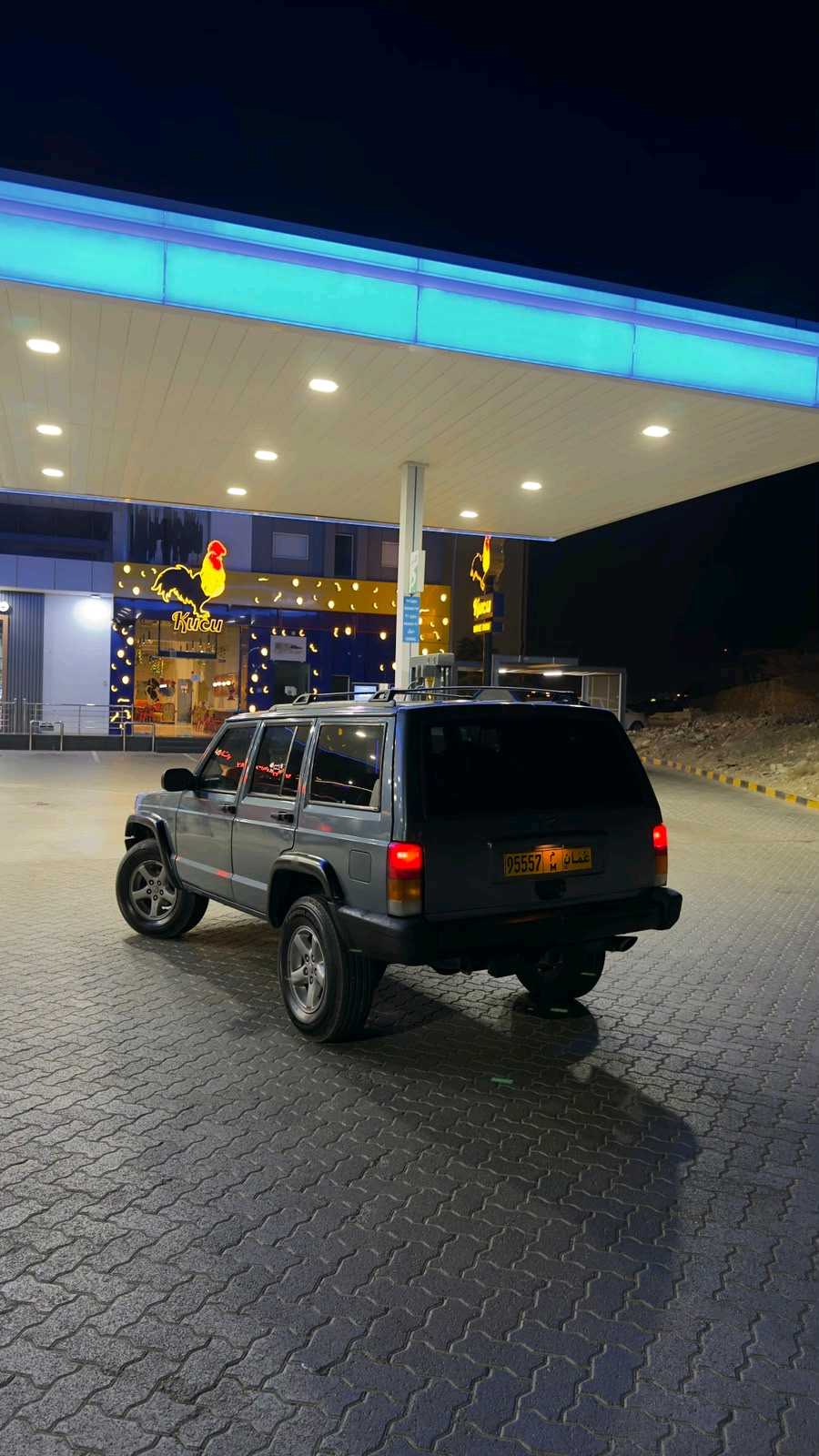 Car Image 1999 JEEP CHEROKEE 