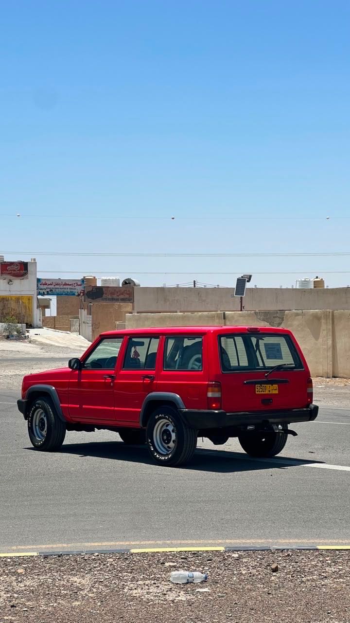 Car Image 1997 JEEP CHEROKEE 