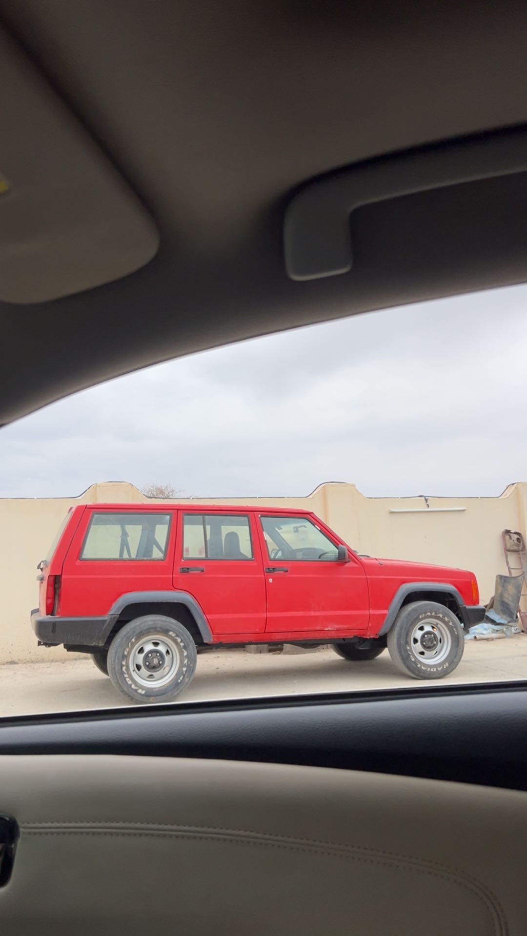 Car Image 1997 JEEP CHEROKEE 