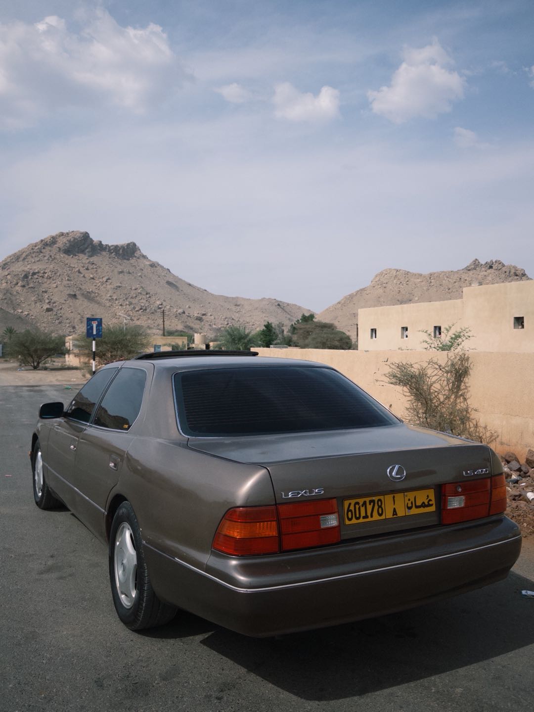 Car Image 1998 LEXUS LS 400