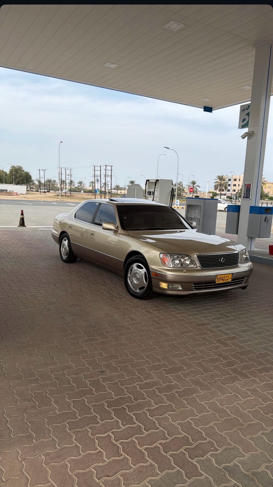 Car Image 1999 LEXUS LS 400