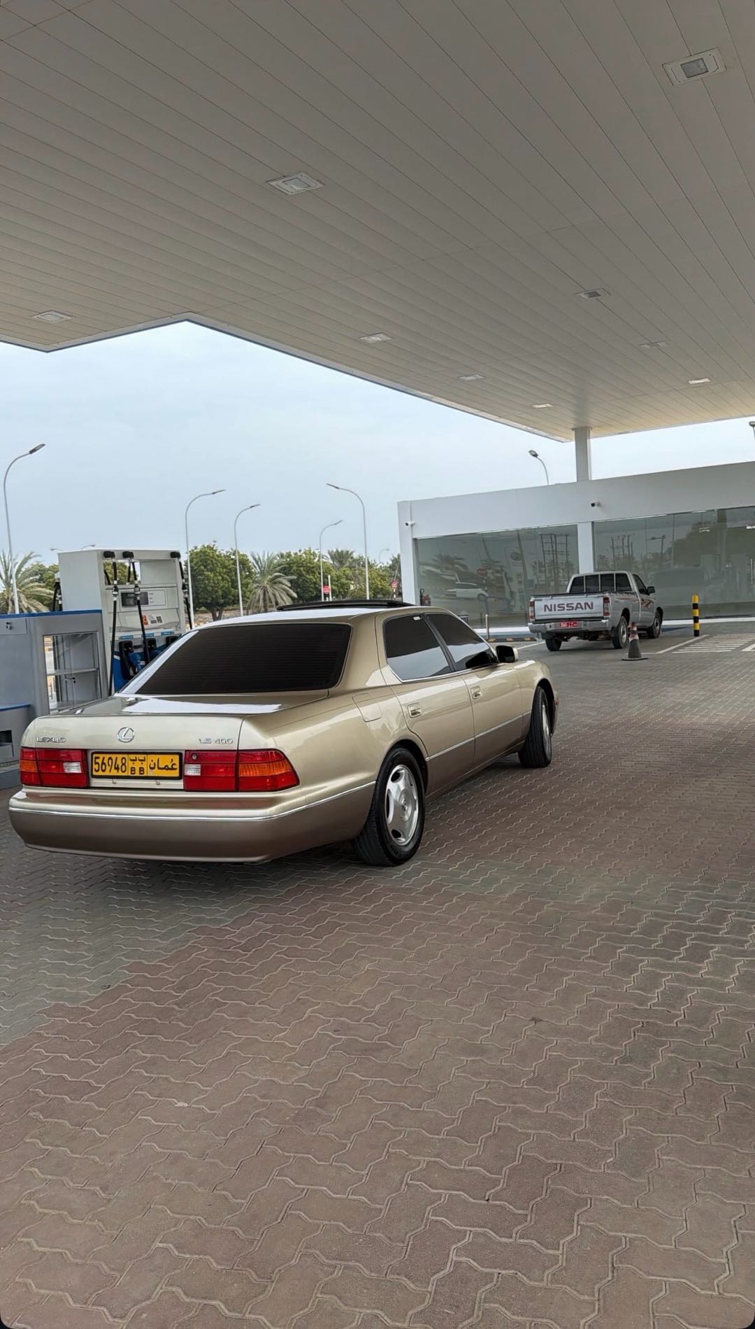 Car Image 1999 LEXUS LS 400