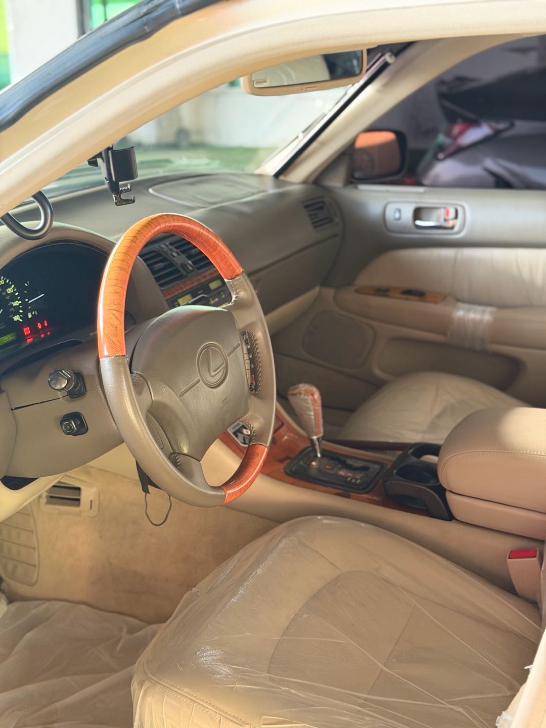 Car Image 1999 LEXUS LS 400