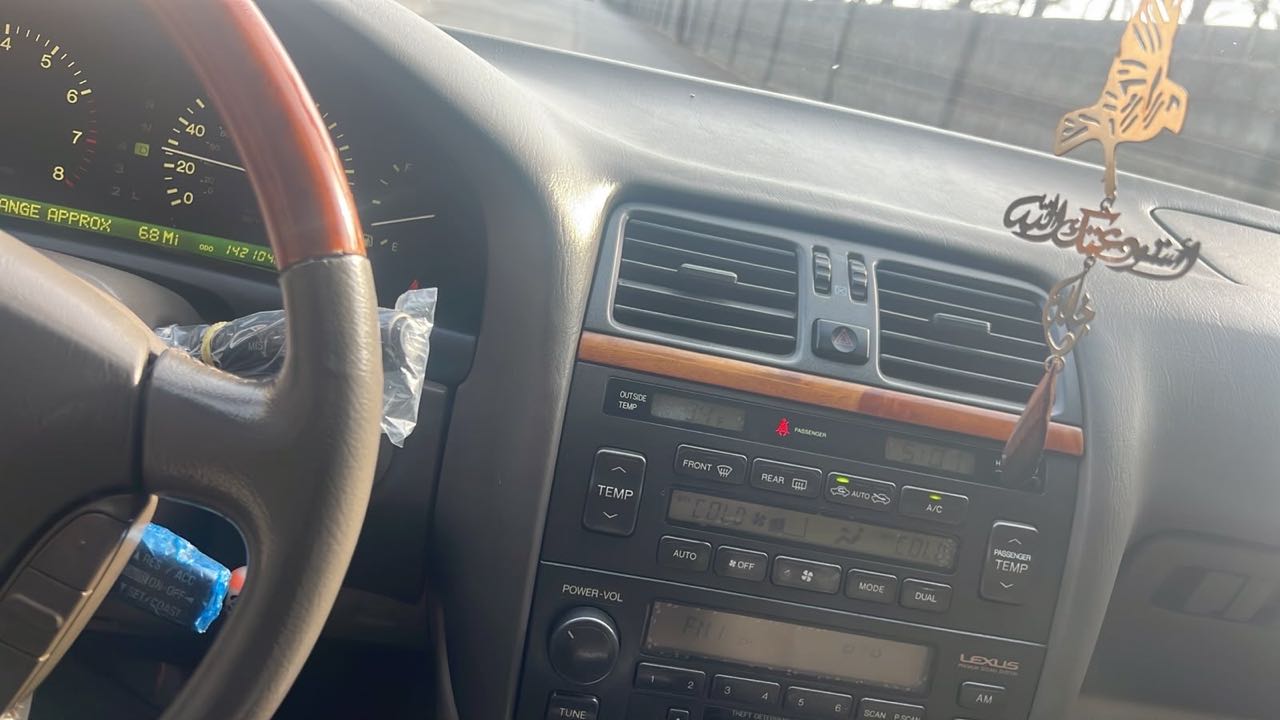 Car Image 1998 LEXUS LS 400