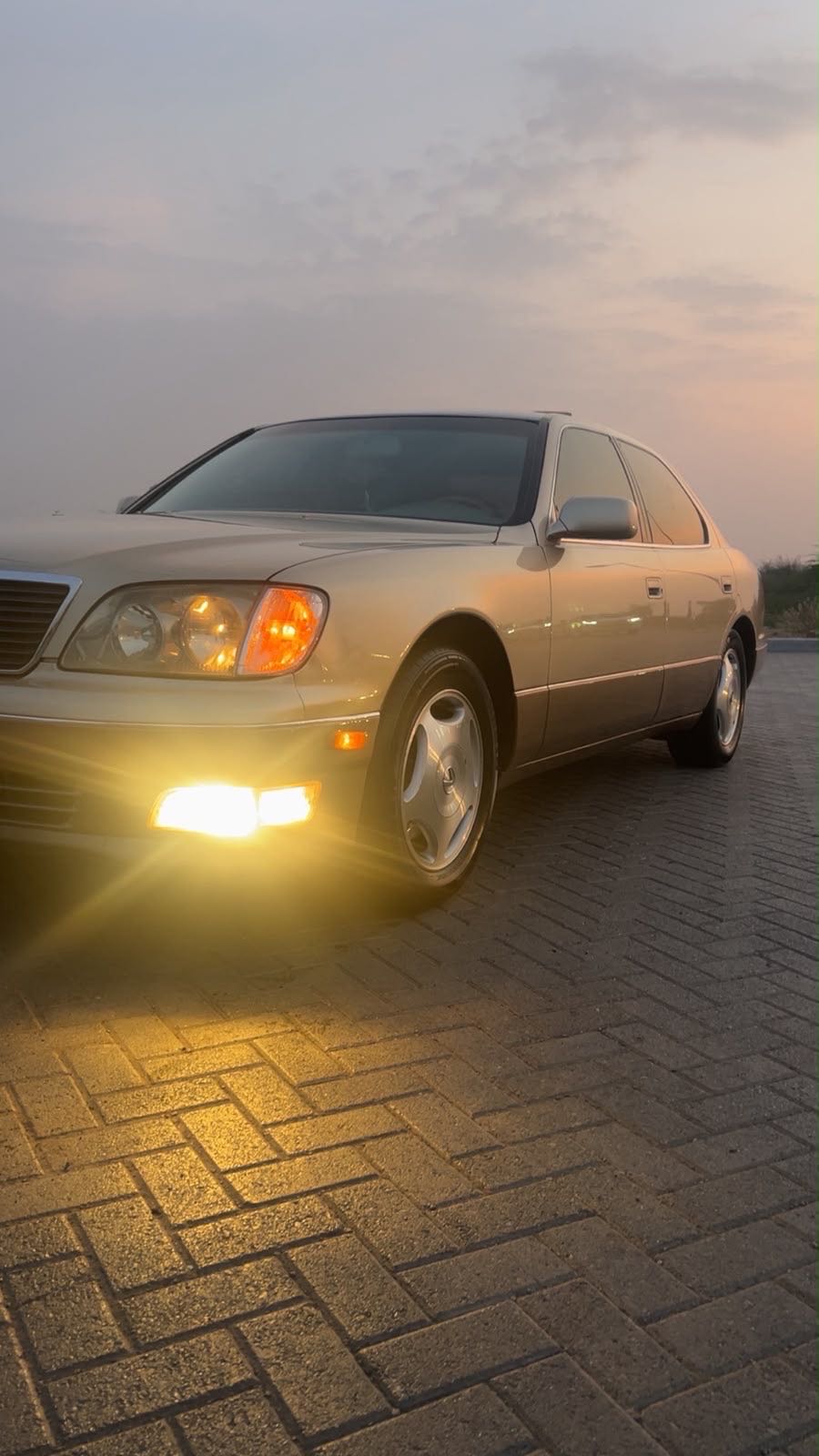 Car Image 1998 LEXUS LS 400