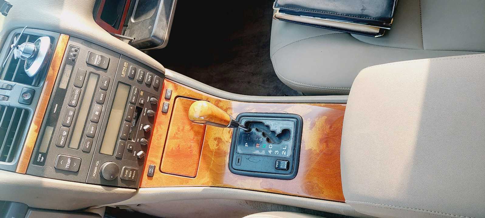 Car Image 1998 LEXUS LS 400