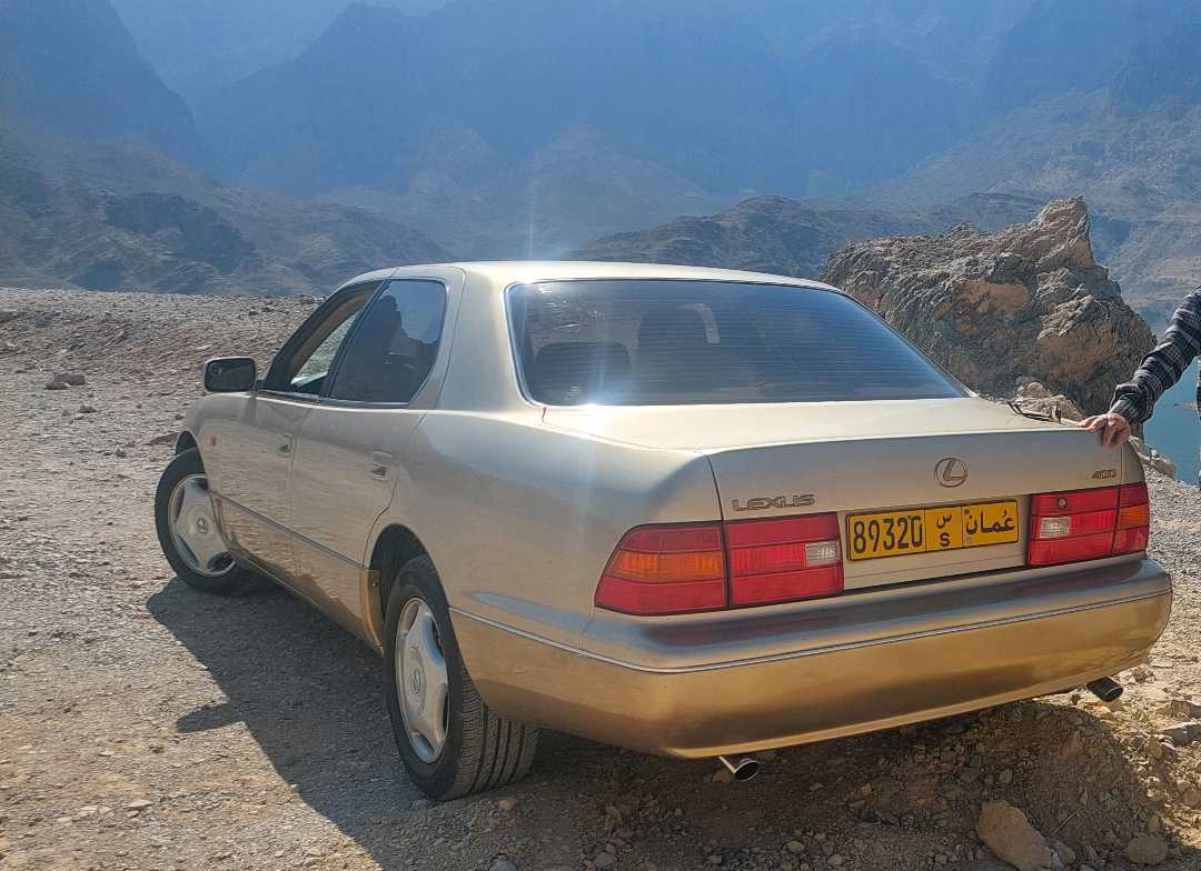 Car Image 1998 LEXUS LS 400
