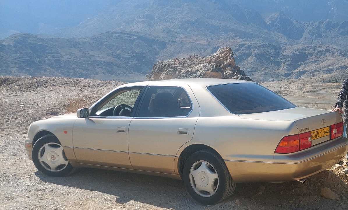 Car Image 1998 LEXUS LS 400